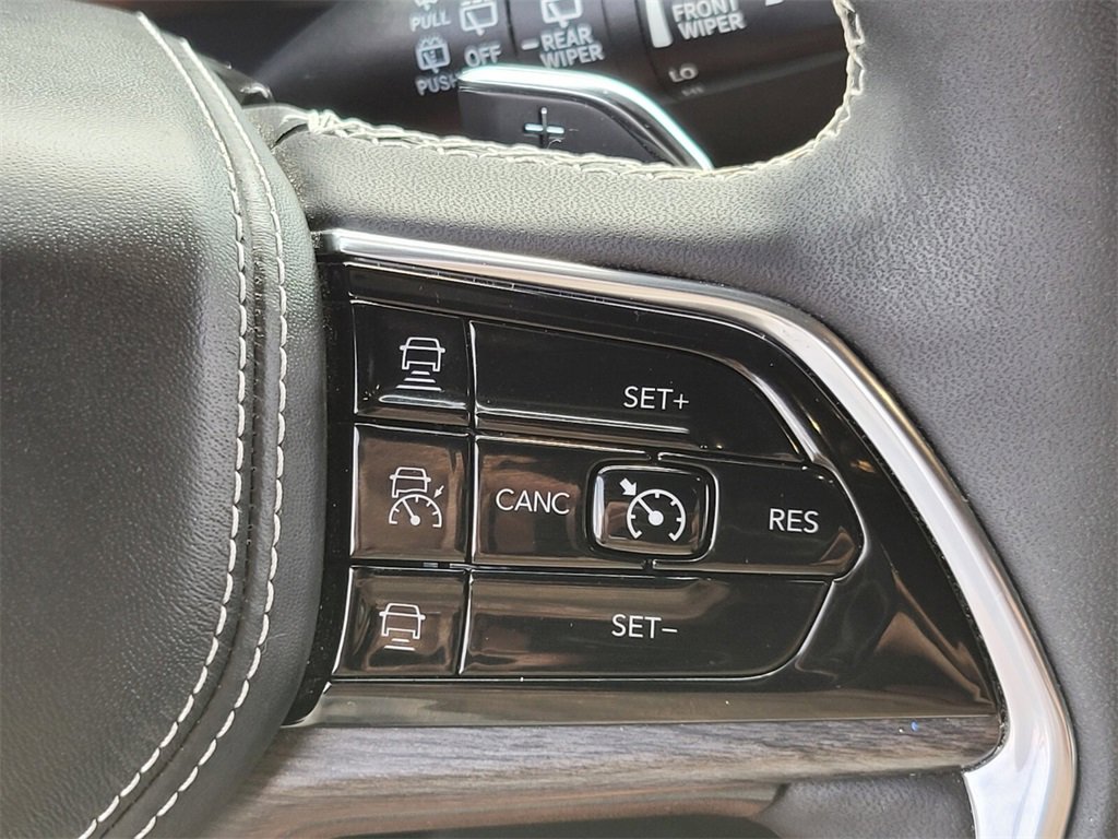 Used 2023 Jeep Grand Cherokee L Overland image 23