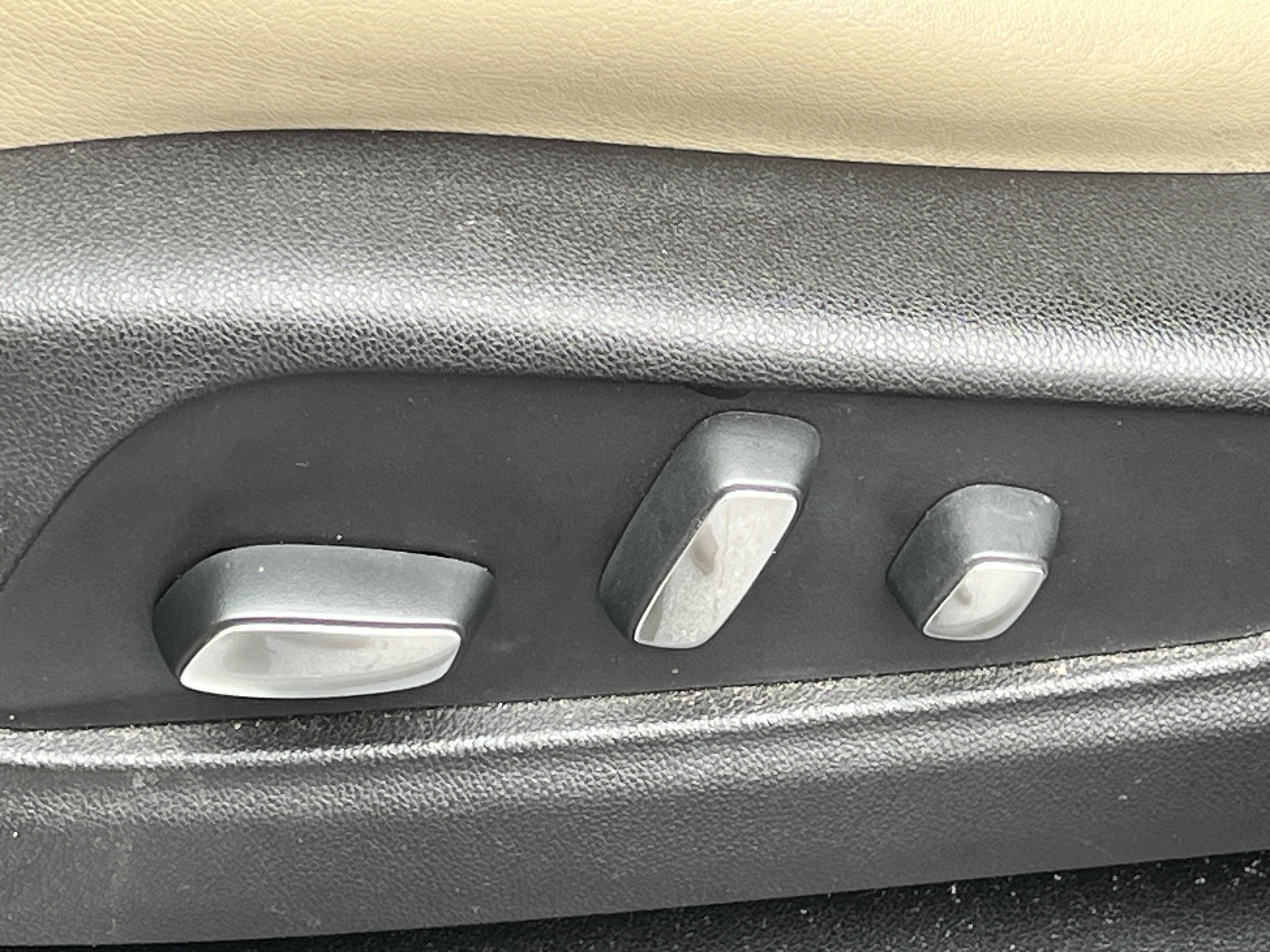 Used 2018 Cadillac XT5 Luxury w/ LPO, Wheel Lock Package image 18