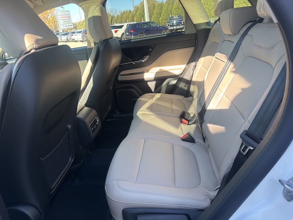 New 2026 Lincoln Corsair Premiere image 17