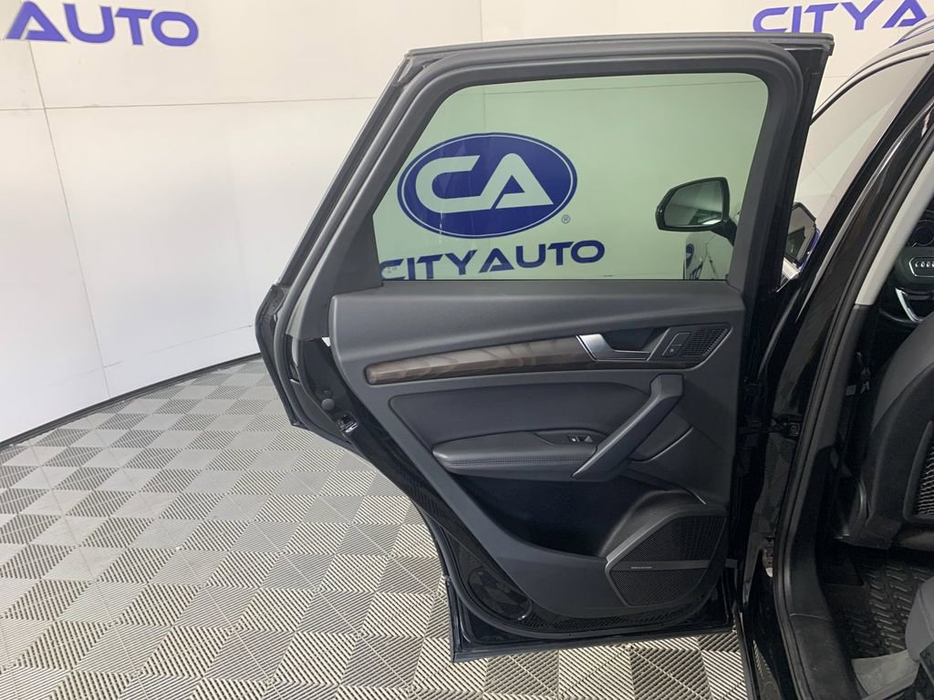 Used 2020 Audi Q5 e Premium Plus image 31
