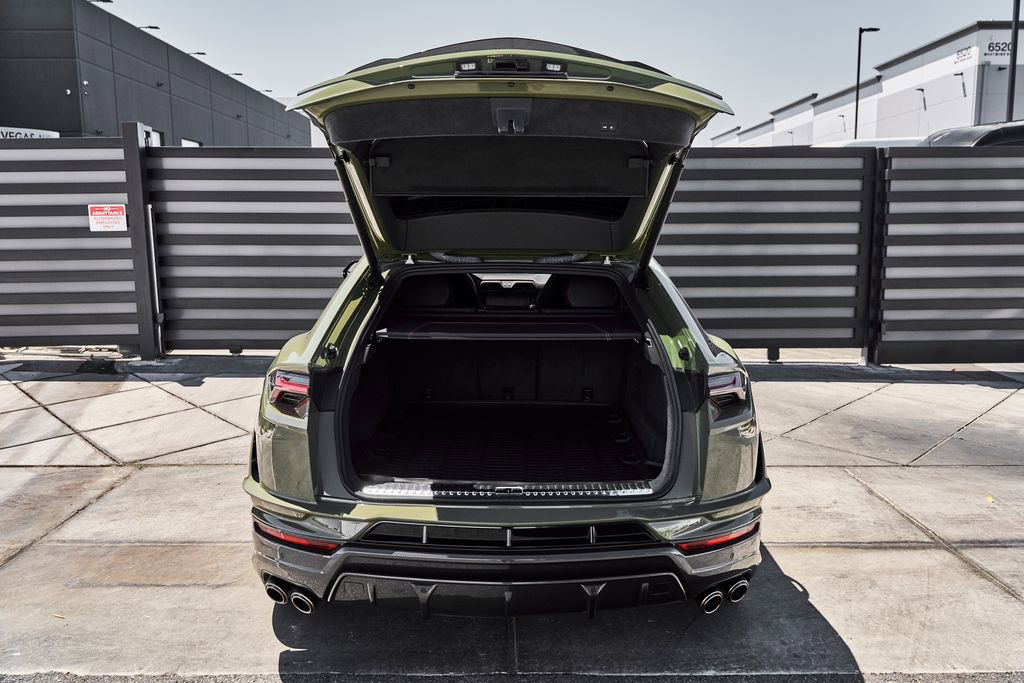 Used 2023 Lamborghini Urus Performante AWD/4WD image 24