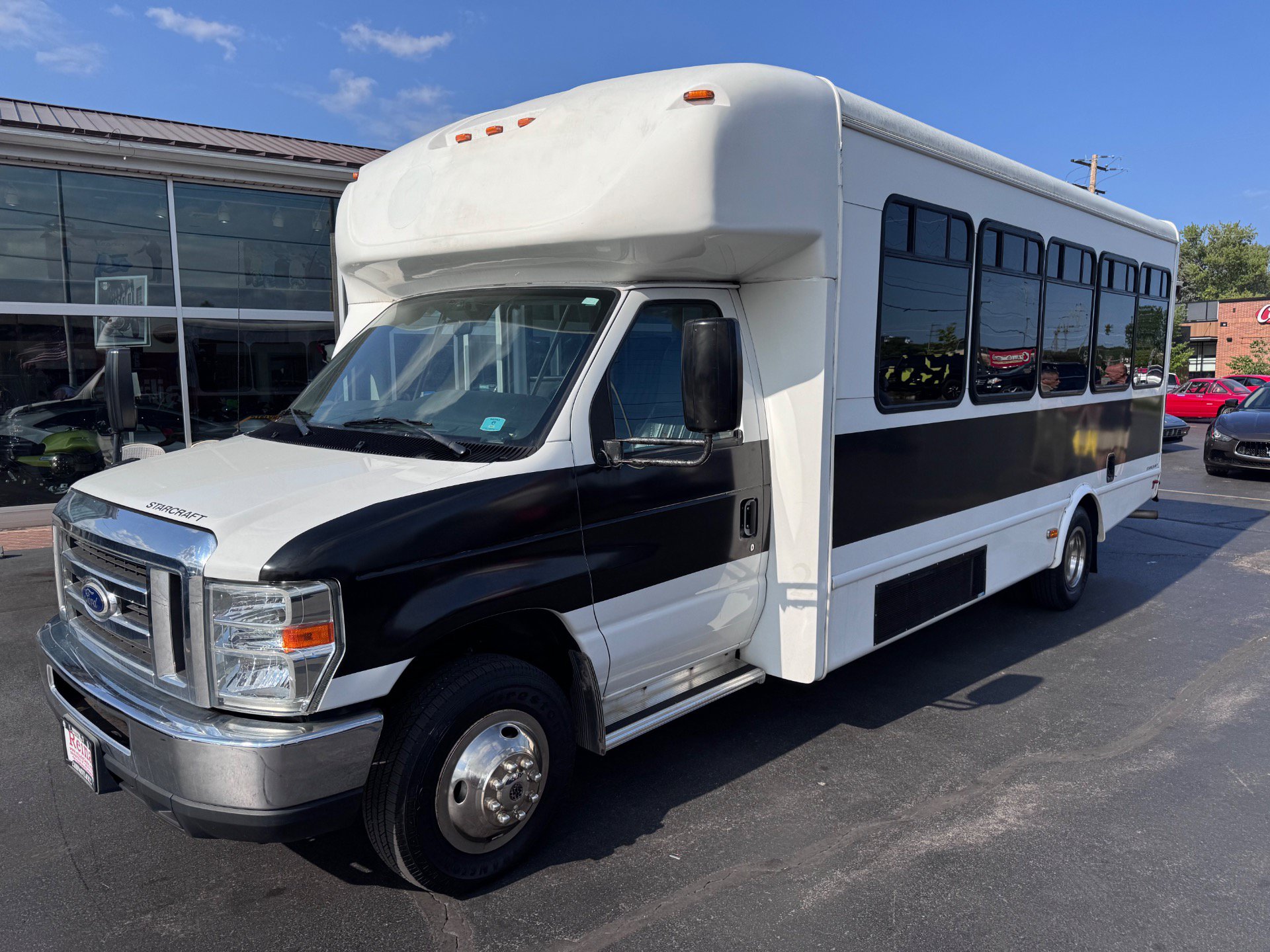 Used 2016 Ford E-450 and Econoline 450 Super Duty w/ Shuttle Bus Prep Package RWD image 1