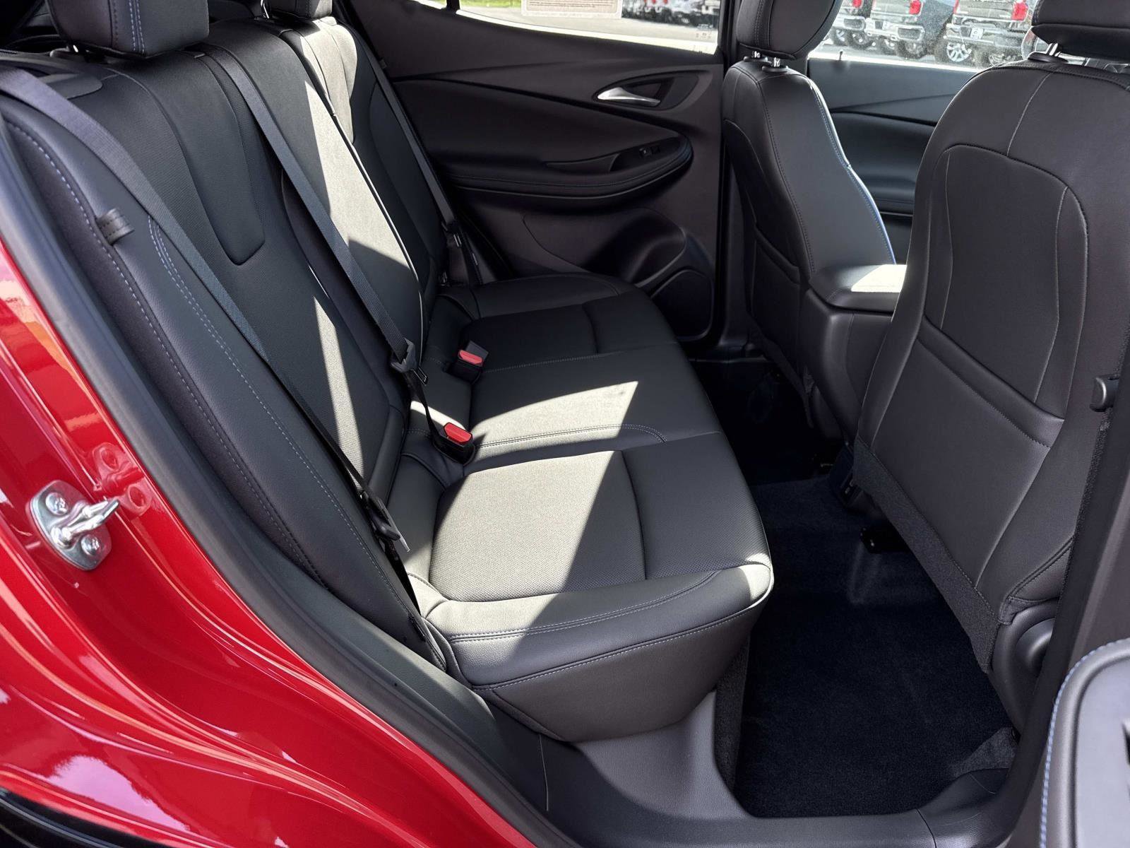 Used 2026 Buick Encore GX Sport Touring w/ Black Roof Package image 20