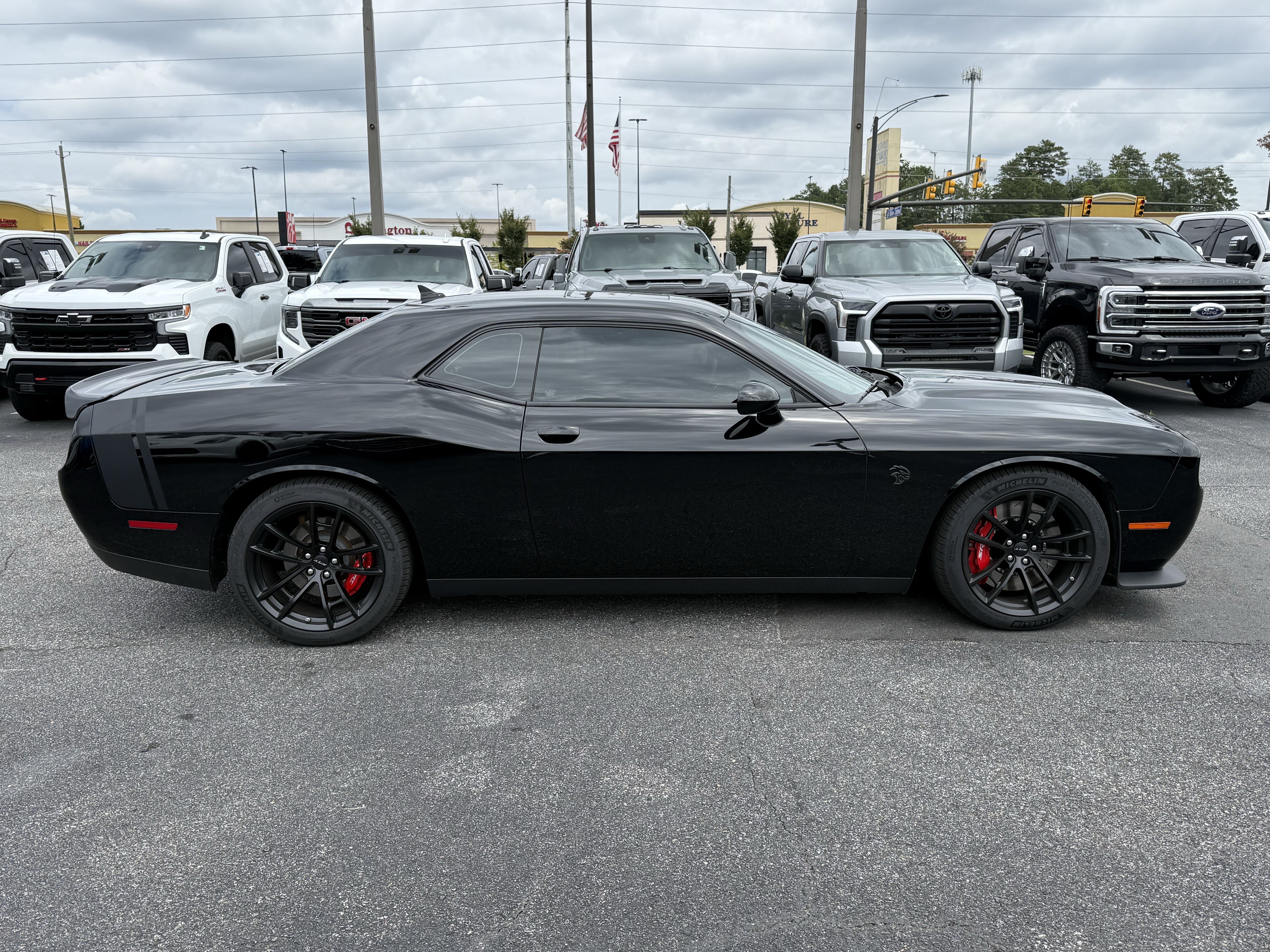 Used 2023 Dodge Challenger SRT Hellcat w/ Driver Convenience Group RWD image 12