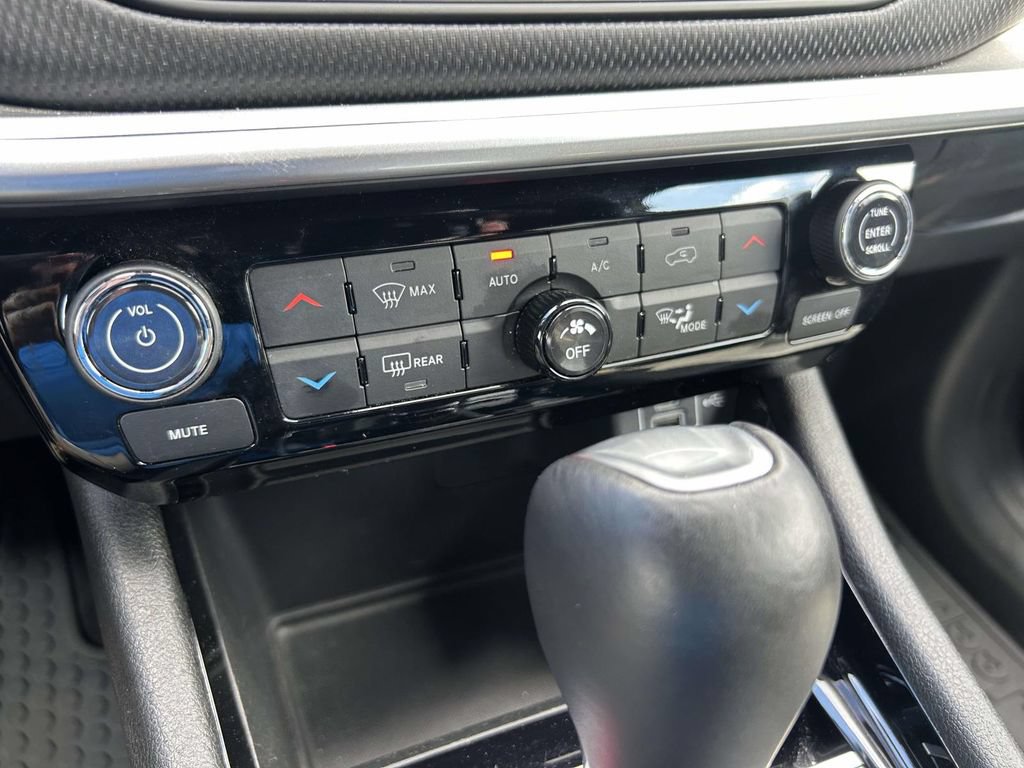 Used 2026 Jeep Compass Trailhawk AWD/4WD image 18