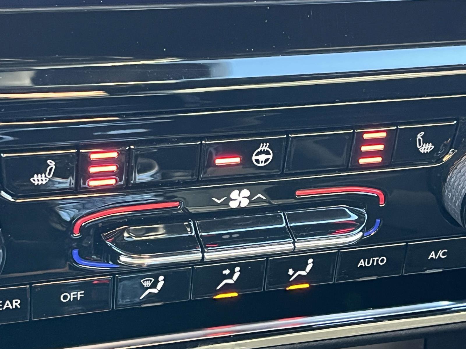 Used 2024 Jeep Grand Cherokee Altitude image 33