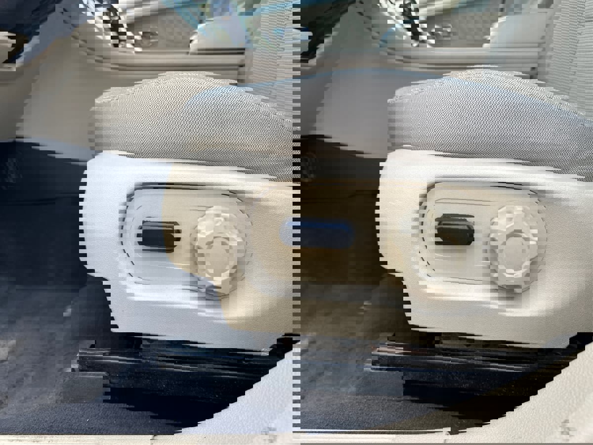 Used 2019 Ford Taurus SEL AWD/4WD image 11