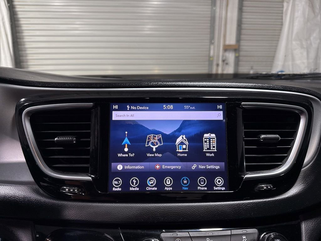 Used 2019 Chrysler Pacifica Touring Plus w/ S Appearance Package image 33