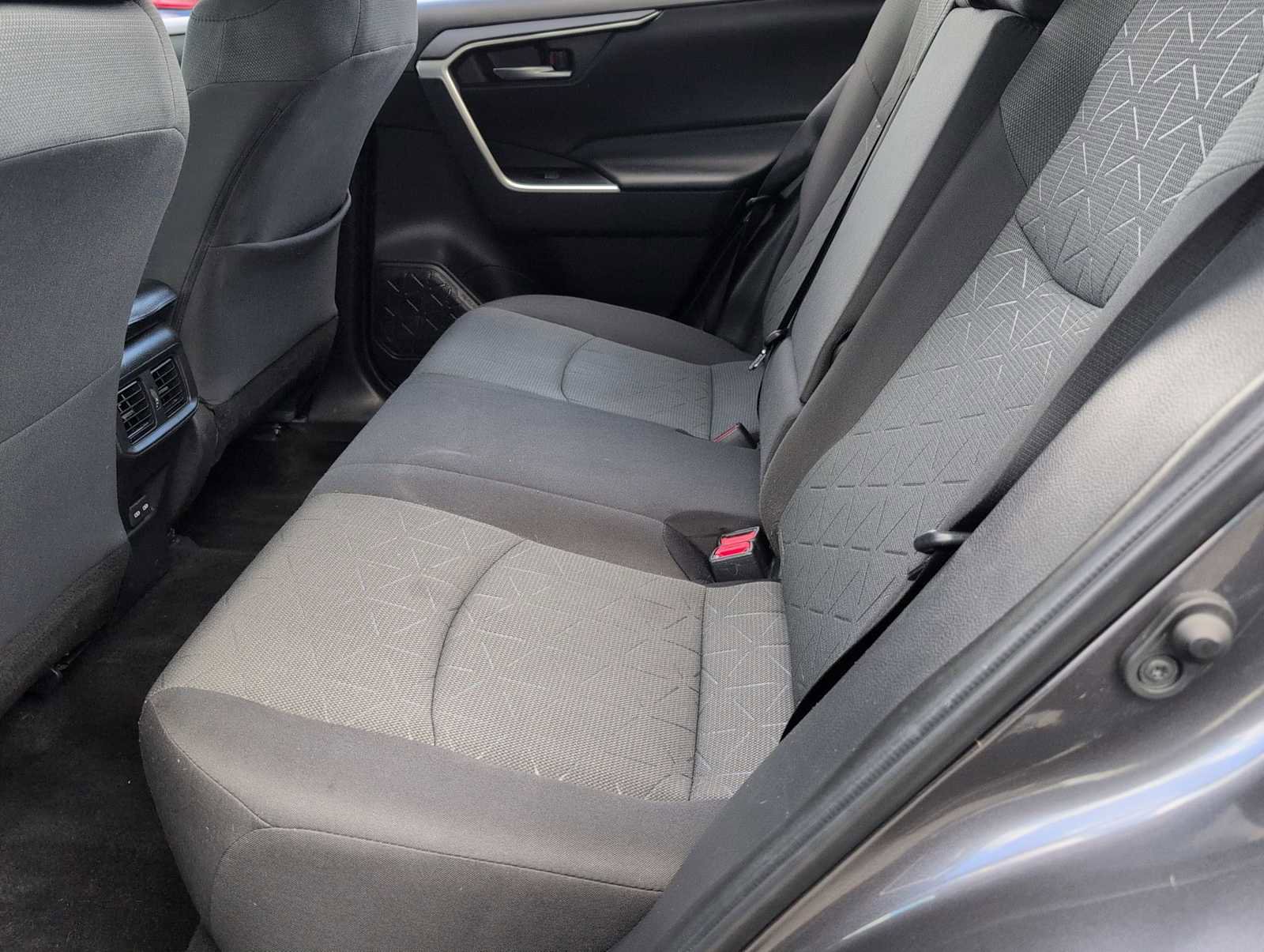 Used 2022 Toyota RAV4 XLE AWD/4WD image 19