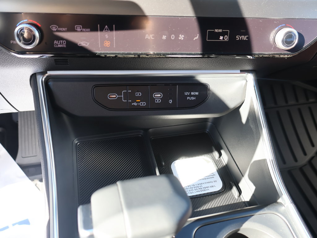 New 2027 Kia Carnival SX w/ Dark Edition Package FWD image 31