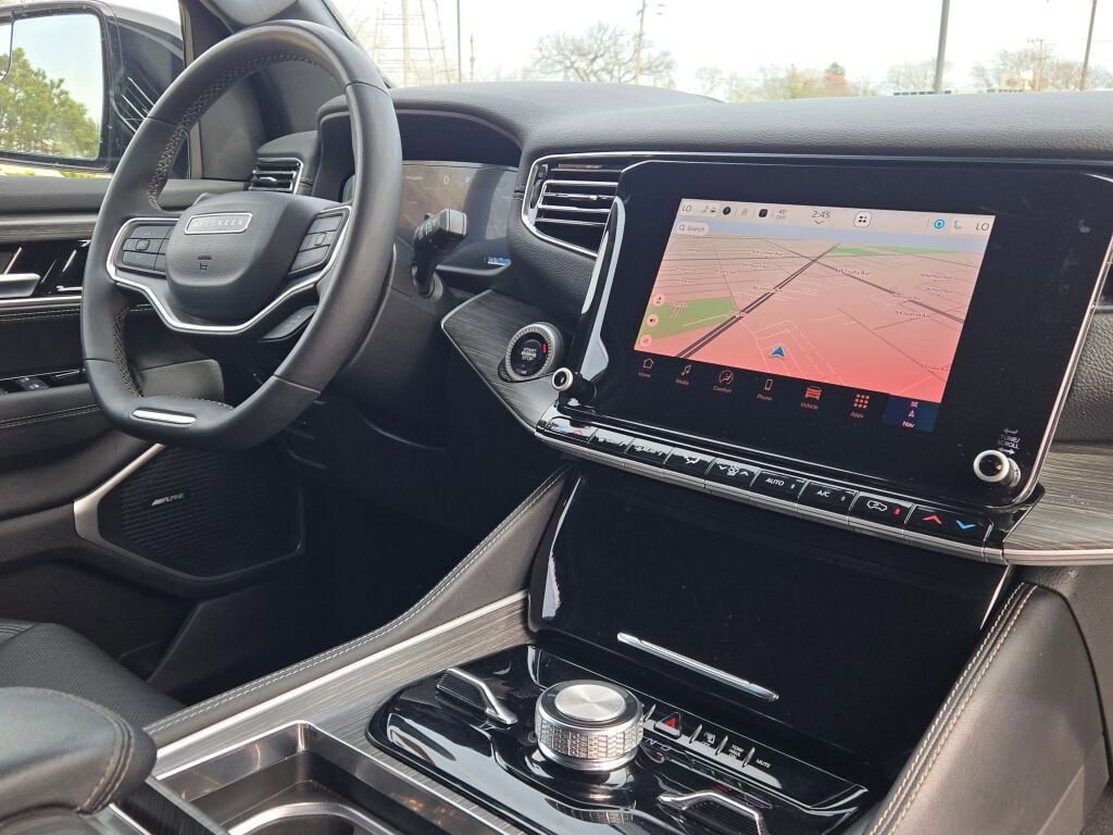 Used 2024 Jeep Wagoneer Series III image 7