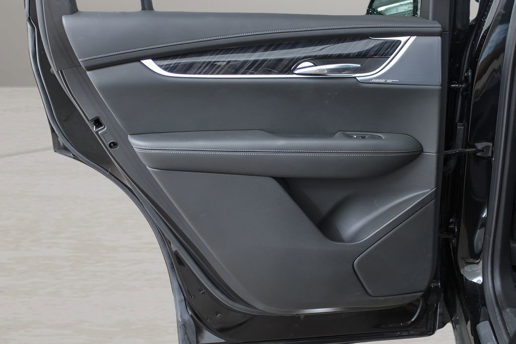 Used 2023 Cadillac XT6 Premium Luxury AWD/4WD image 13
