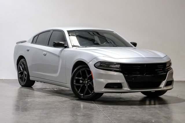 Used 2021 Dodge Charger SXT w/ Blacktop Package RWD image 7