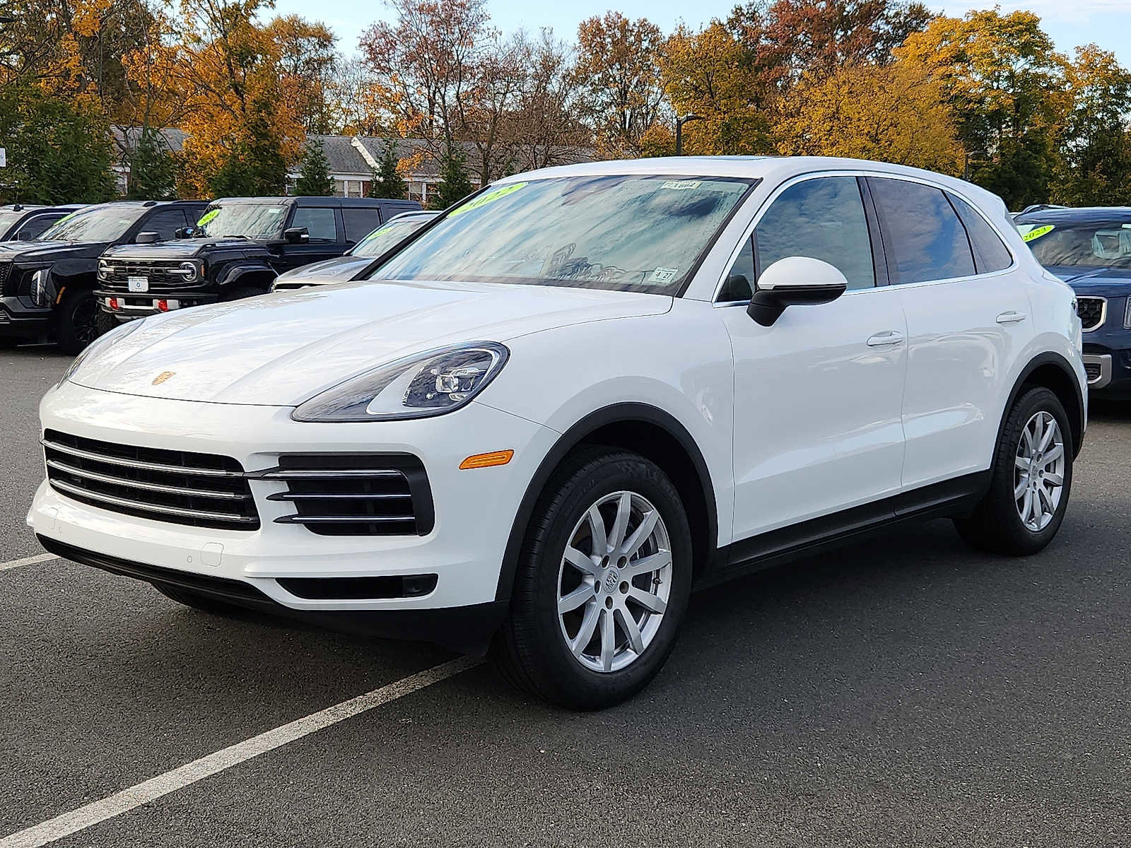 Used 2022 Porsche Cayenne Platinum Edition image 3