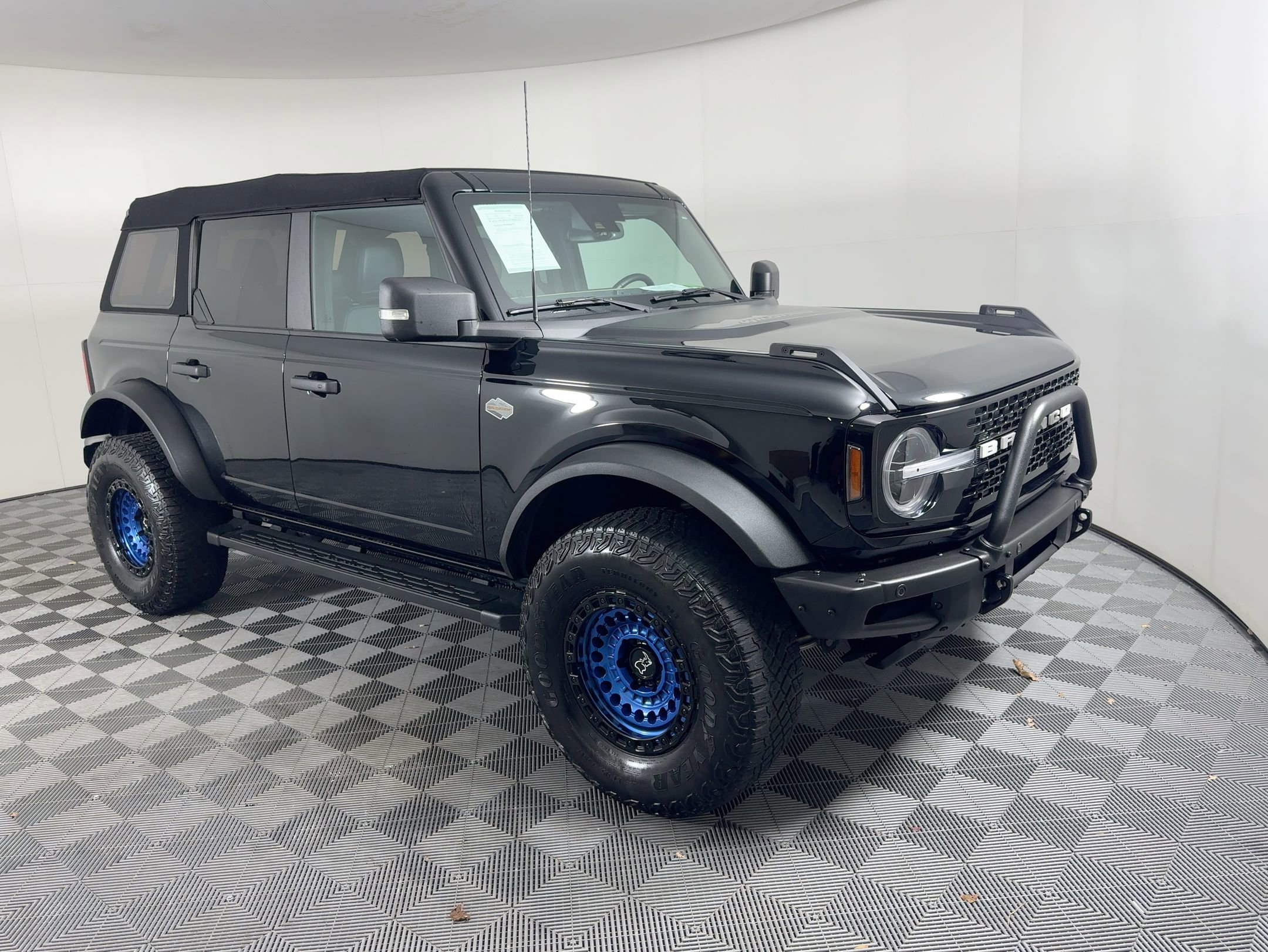 Used 2022 Ford Bronco Wildtrak image 8