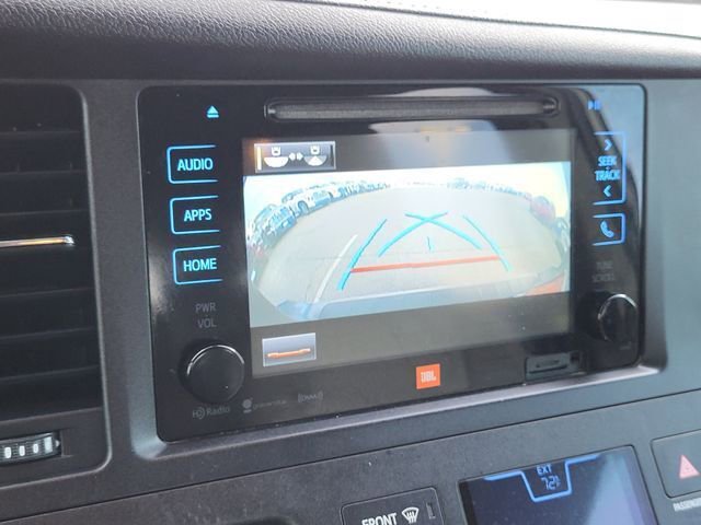 Used 2017 Toyota Sienna Limited Premium image 17