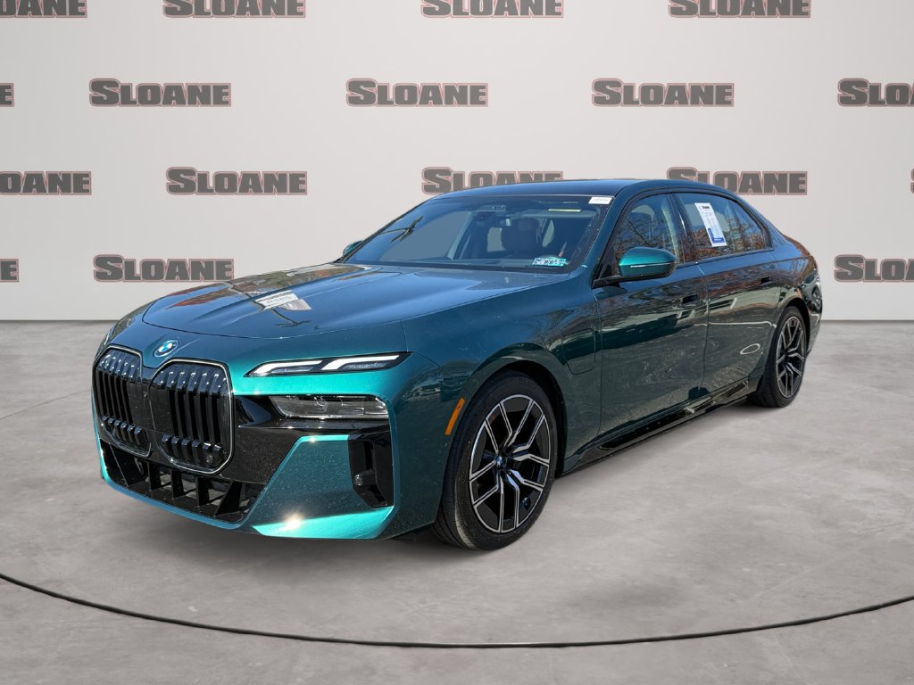 Certified 2026 BMW 750e xDrive AWD/4WD image 1