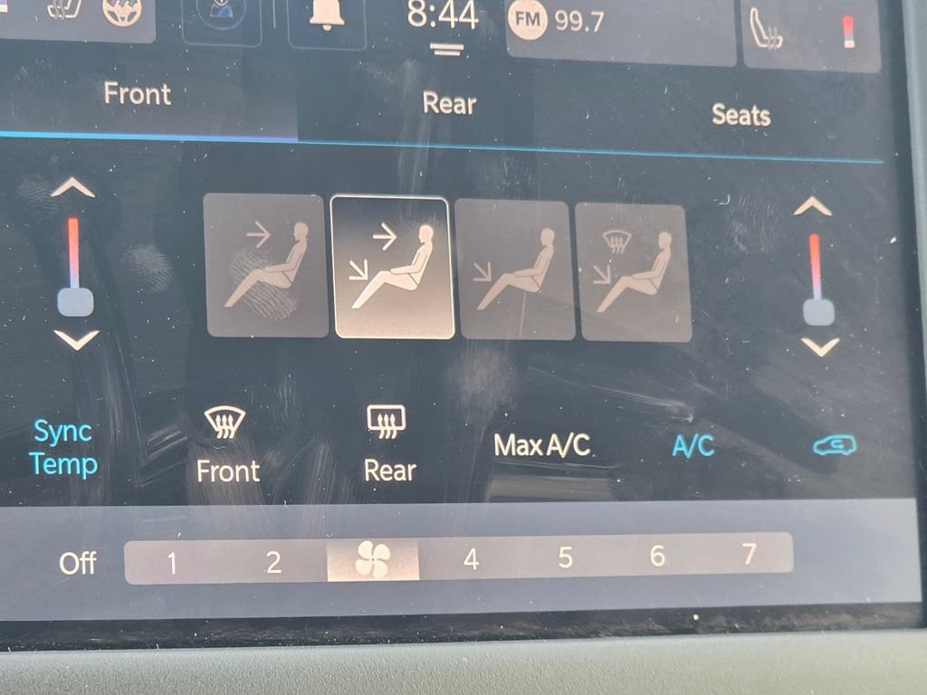 Used 2023 Chrysler Voyager LX FWD image 27