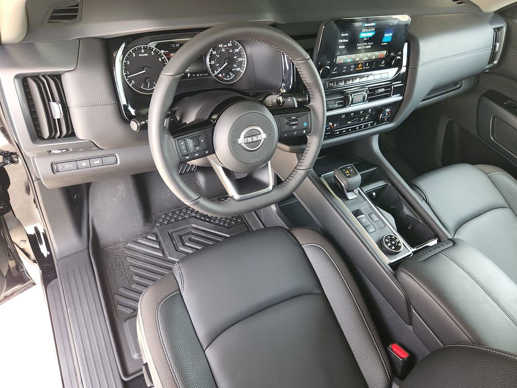 Certified 2025 Nissan Pathfinder SL image 11