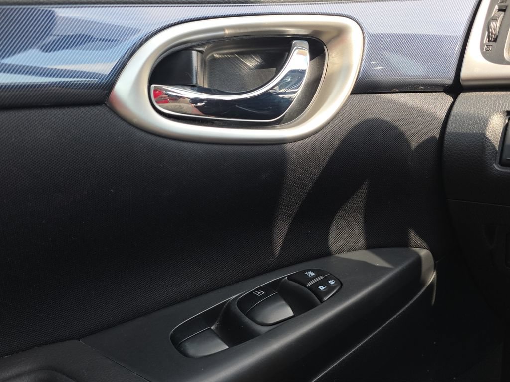 Used 2017 Nissan Sentra SR w/ Driver's Assist Package FWD image 8