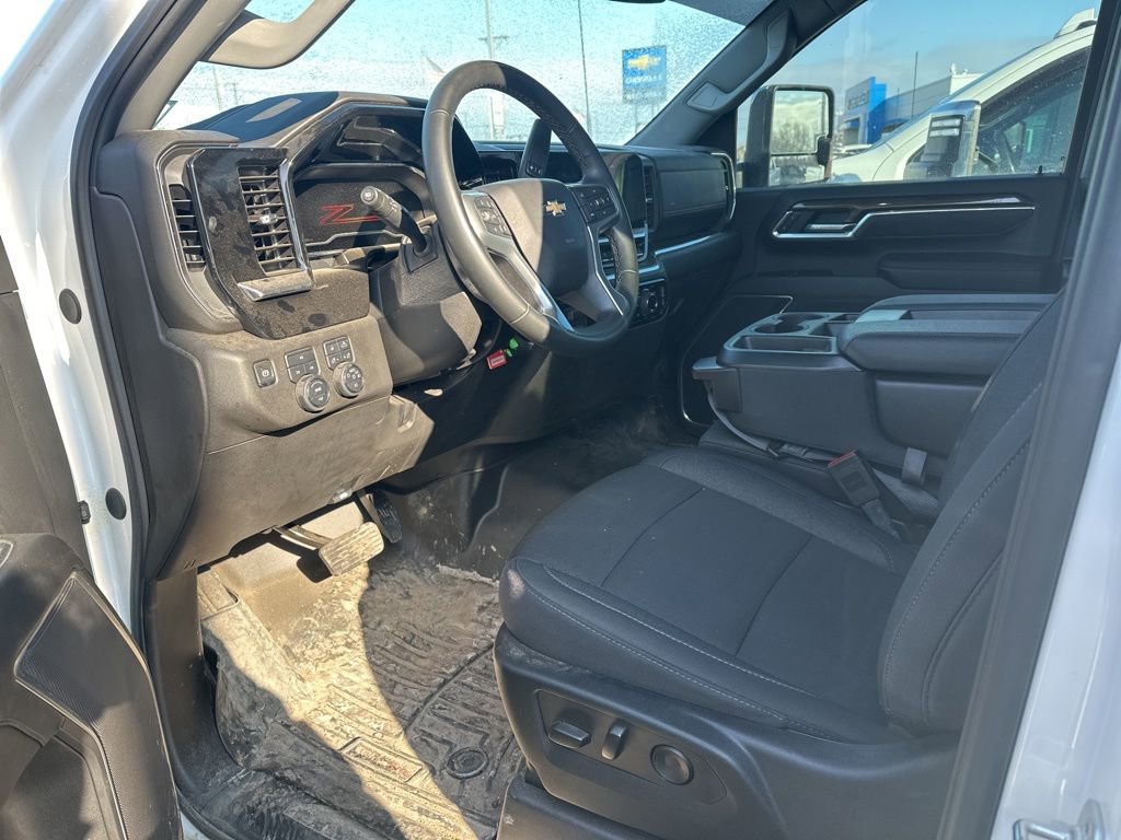 Certified 2025 Chevrolet Silverado 2500 LT w/ Z71 Chrome Sport Edition image 5