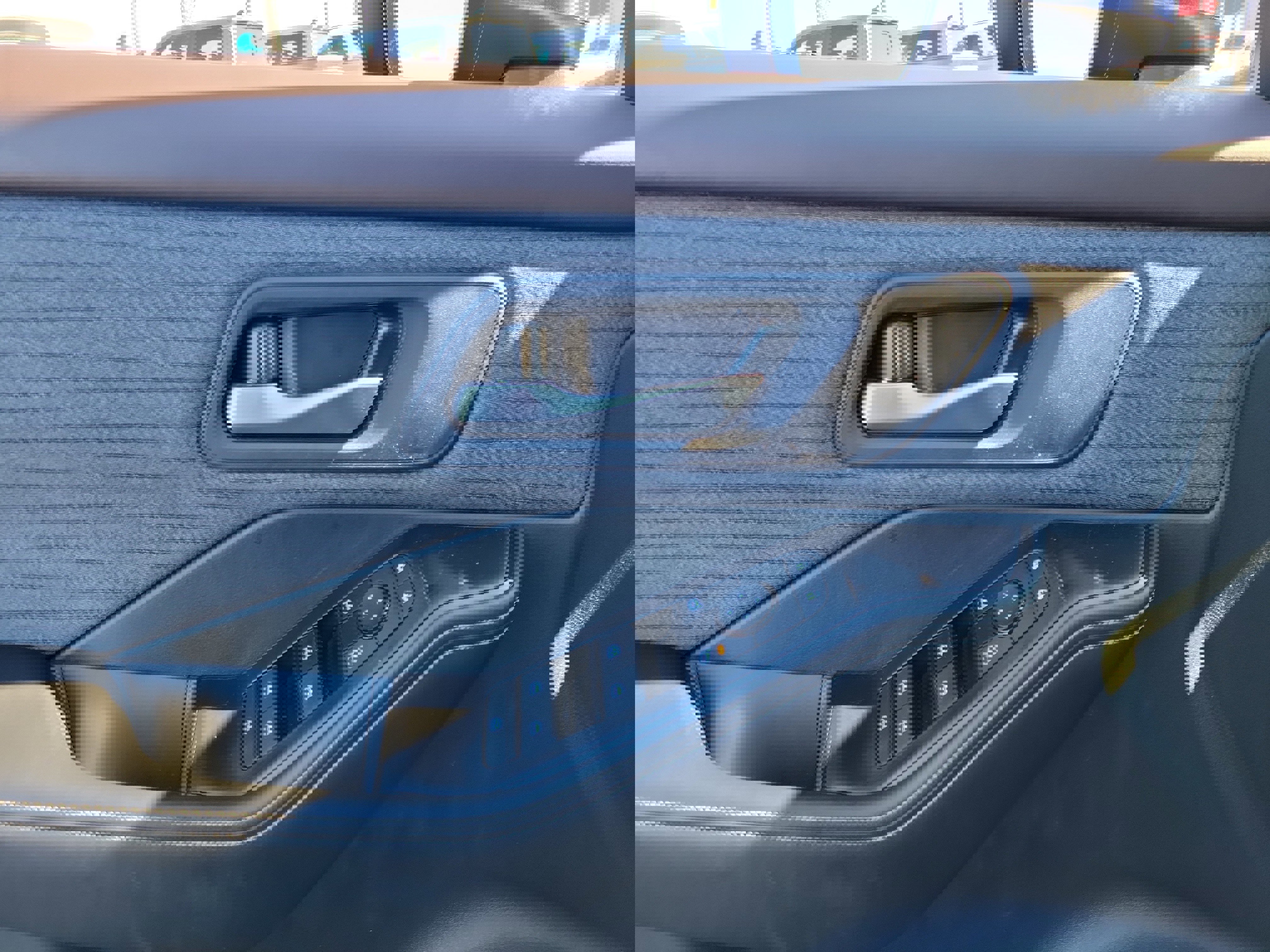 Used 2023 Nissan Rogue SV image 17