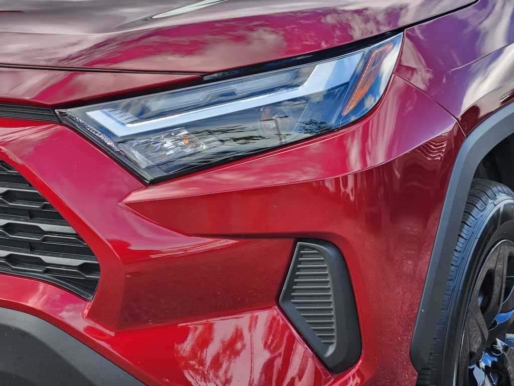 Used 2025 Toyota RAV4 LE AWD/4WD image 28