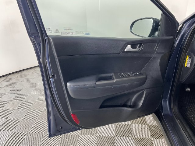 Used 2018 Kia Sportage LX FWD image 16