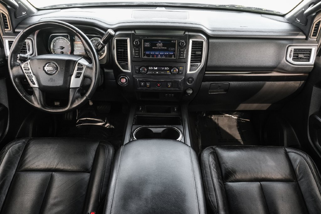 Used 2019 Nissan Titan SL w/ Midnight Edition RWD image 10