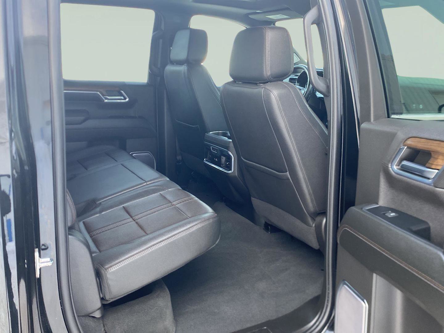 Used 2023 Chevrolet Silverado 1500 High Country w/ High Country Premium Package image 9