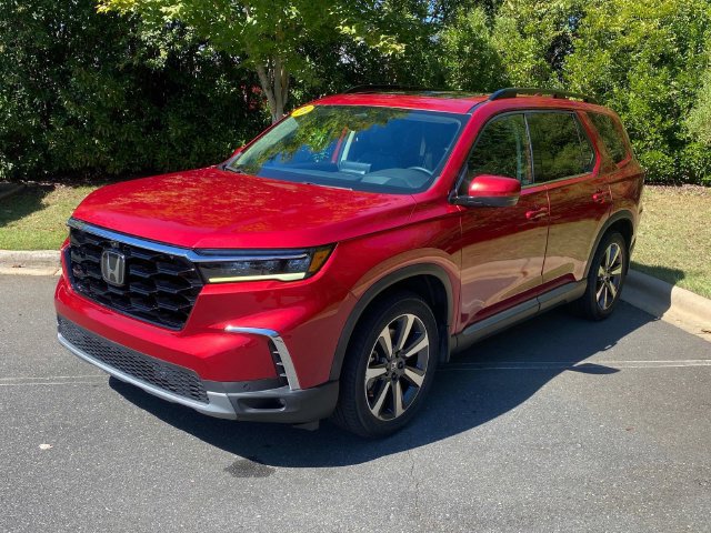Used 2023 Honda Pilot Elite image 3