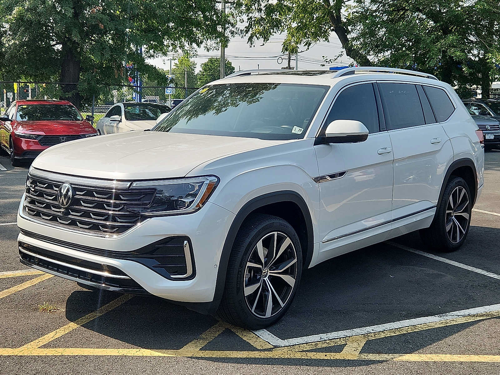 Used 2024 Volkswagen Atlas SEL Premium R-Line AWD/4WD image 3