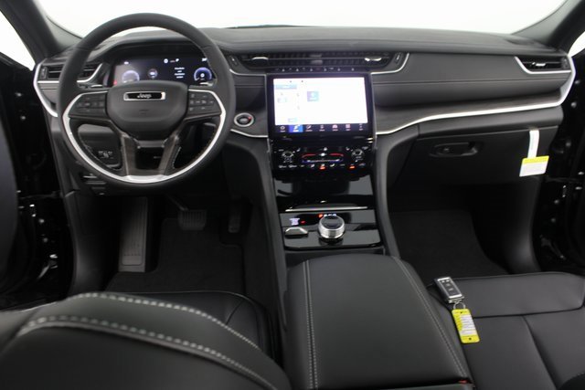 New 2025 Jeep Grand Cherokee L Limited w/ Black Appearance Package image 10