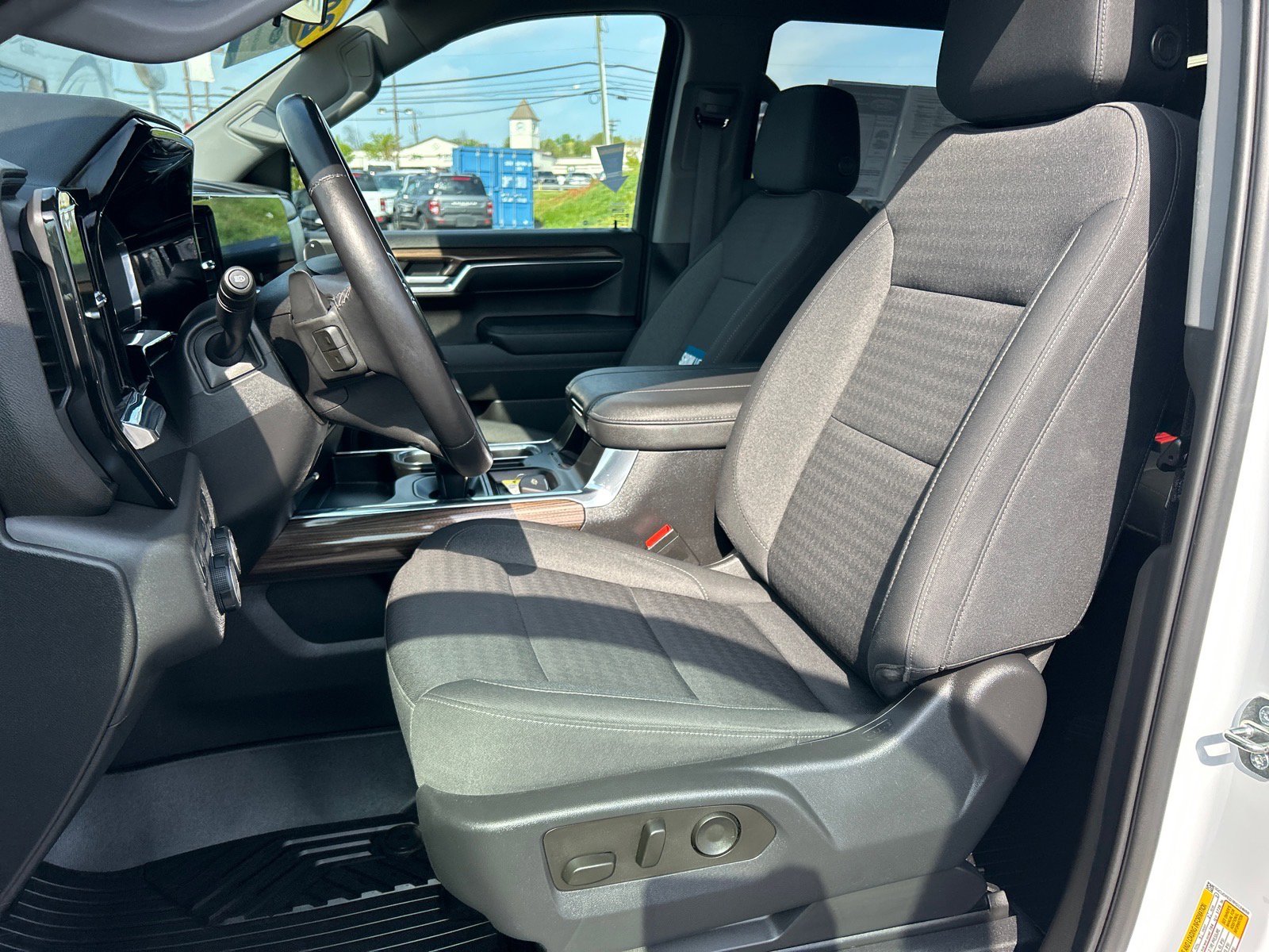 Used 2023 Chevrolet Silverado 1500 LT Trail Boss w/ Protection Package AWD/4WD image 7