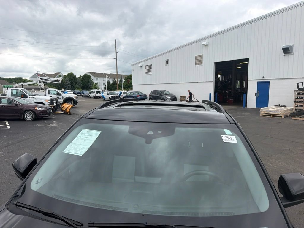 Used 2023 Ford Explorer XLT w/ Equipment Group 202A AWD/4WD image 16