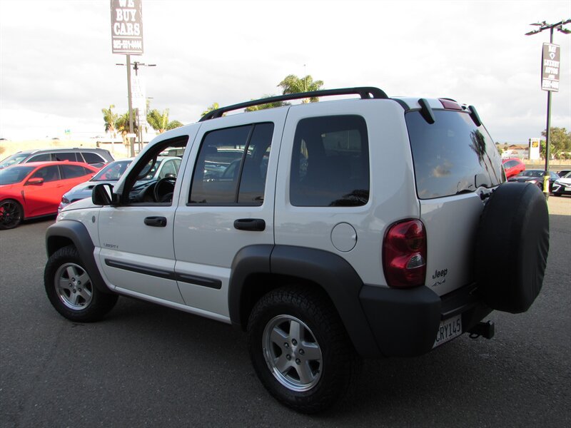 Used 2004 Jeep Liberty Sport w/ PWR Convenience Group AWD/4WD image 5