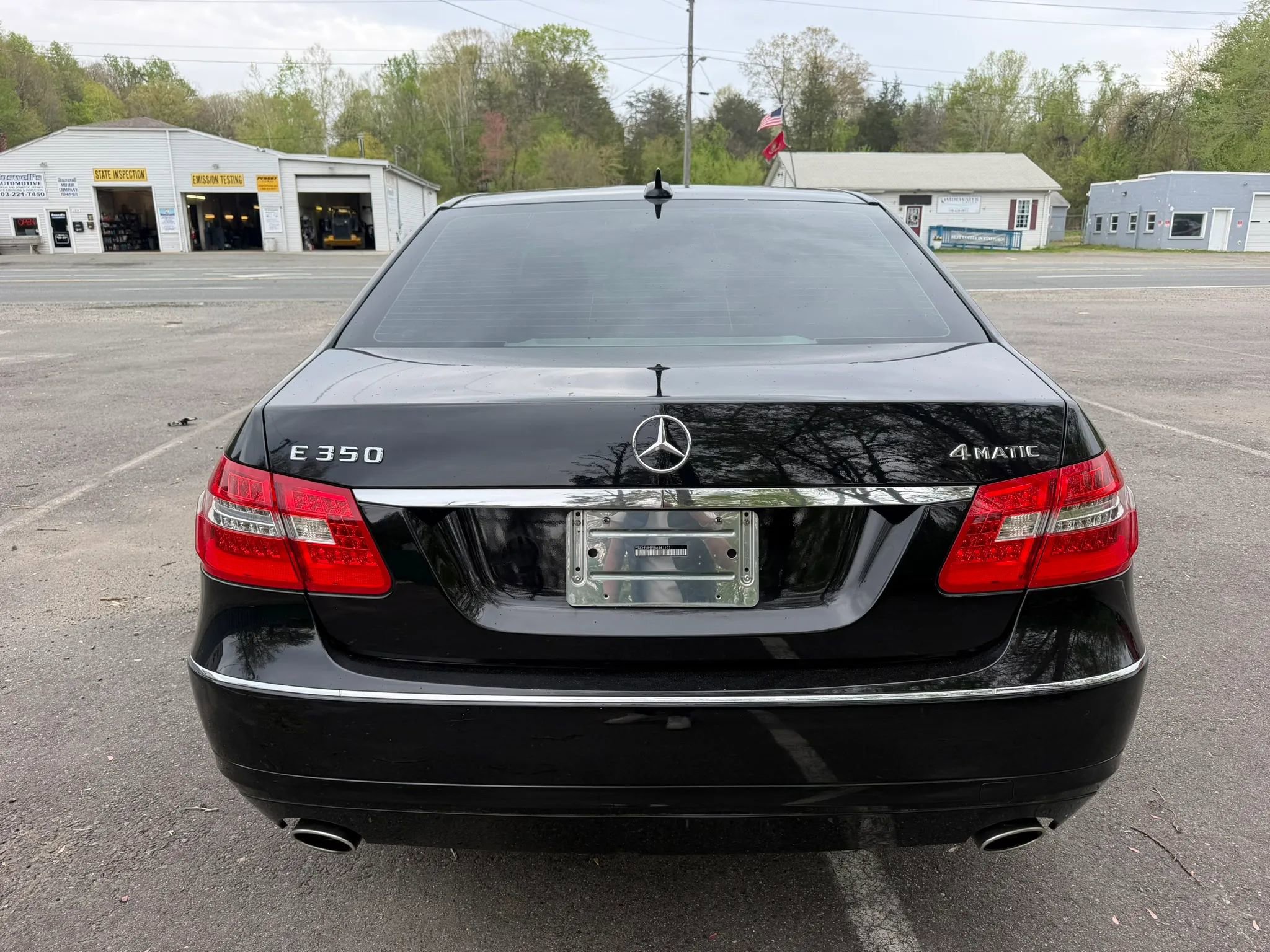 Used 2011 Mercedes-Benz E 350 4MATIC Sedan image 9