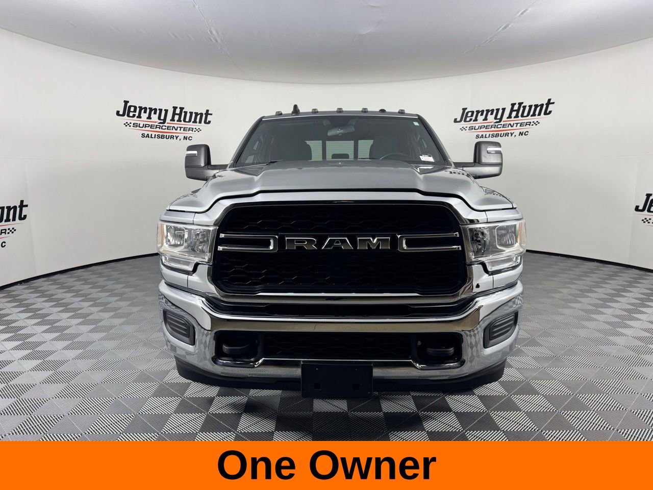 Used 2024 RAM 3500 Tradesman w/ Chrome Appearance Group image 4