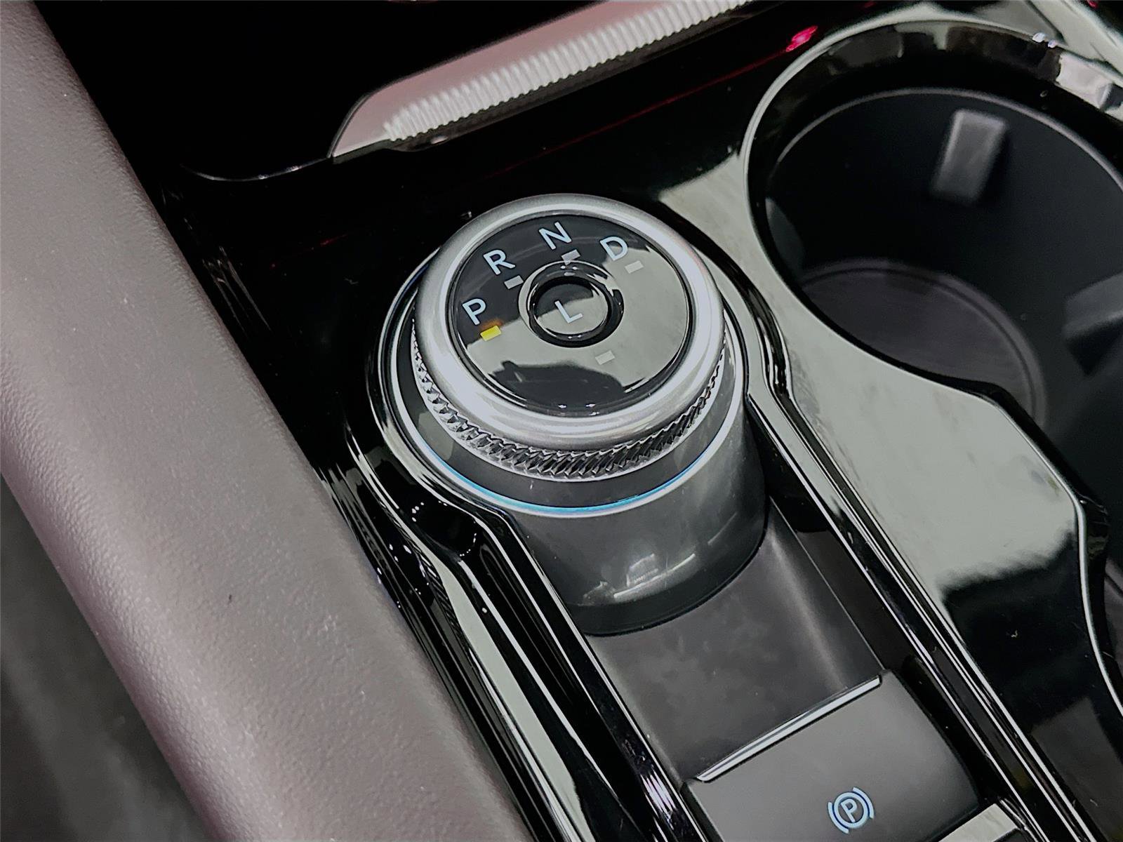 Used 2025 Ford Explorer Platinum w/ LUX Leather Package image 17