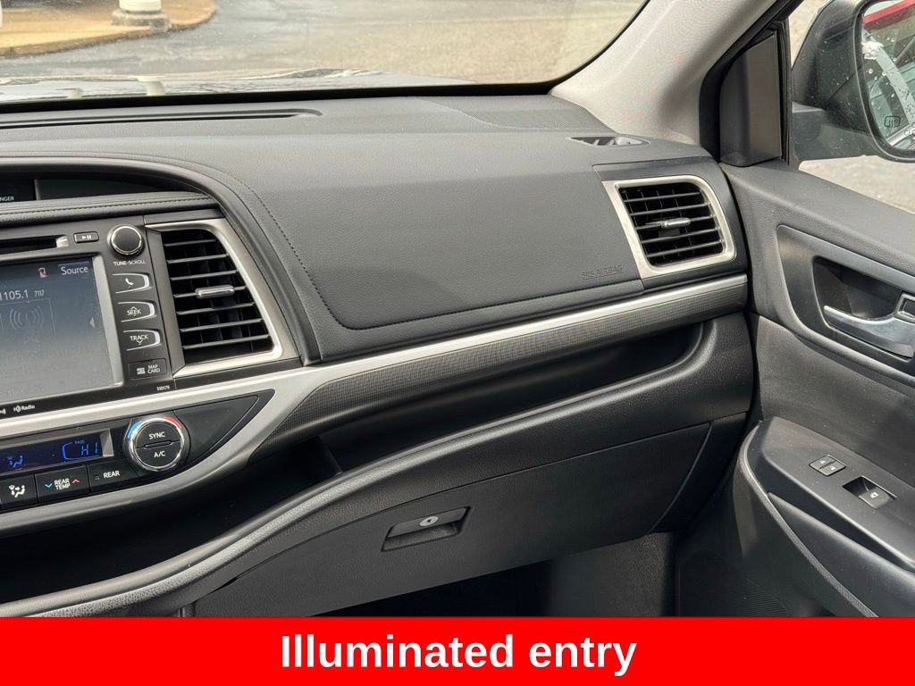 Used 2018 Toyota Highlander SE image 24