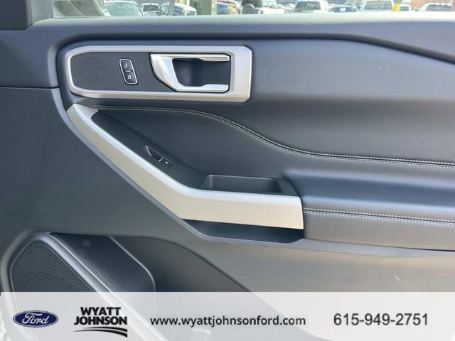 Certified 2024 Ford Explorer XLT RWD image 25