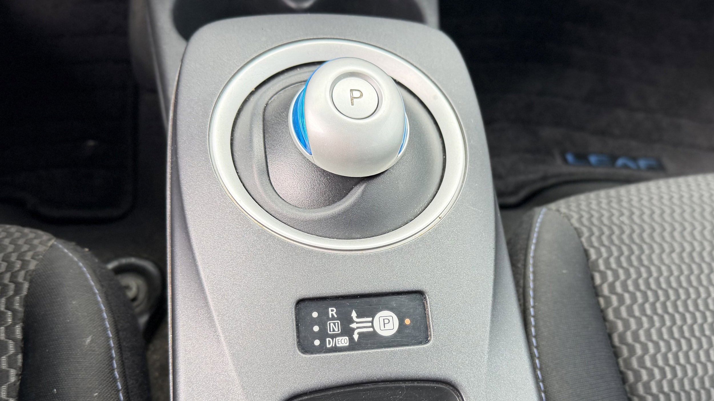 Used 2014 Nissan Leaf S FWD image 30