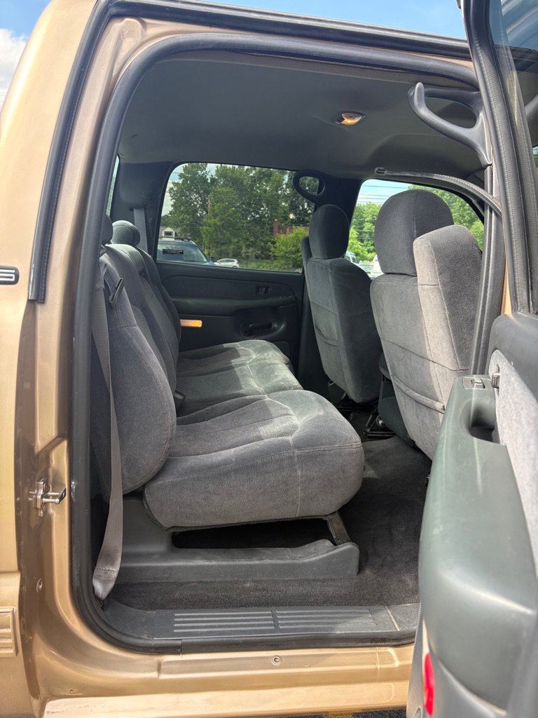 Used 2001 Chevrolet Silverado 2500 LS w/ Off-Road Skid Plate Pkg AWD/4WD image 12