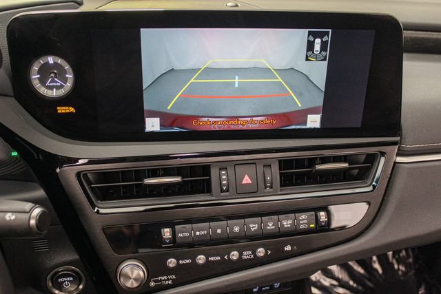 Used 2025 Lexus ES 300h F Sport w/ Accessory Package (Z2) FWD image 31