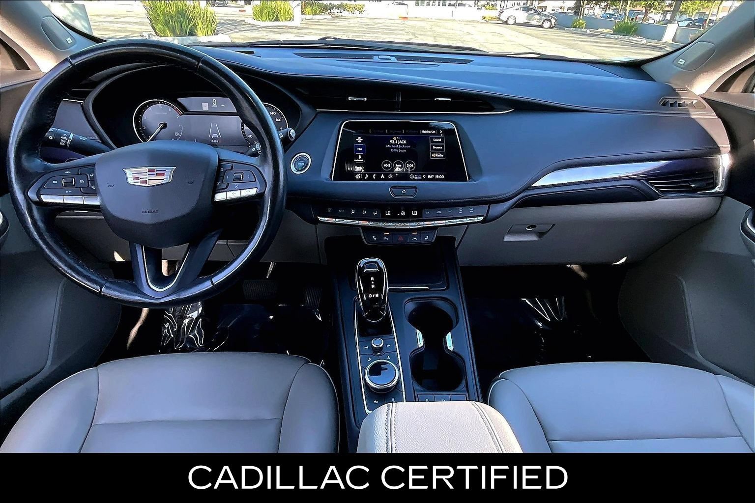 Used 2023 Cadillac XT4 Luxury w/ Cold Weather Package FWD image 12