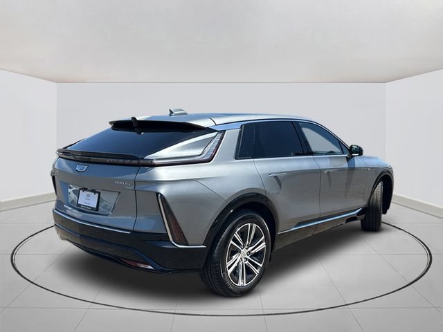 New 2026 Cadillac Lyriq Luxury w/ LPO, Floor Liner Package AWD/4WD image 11