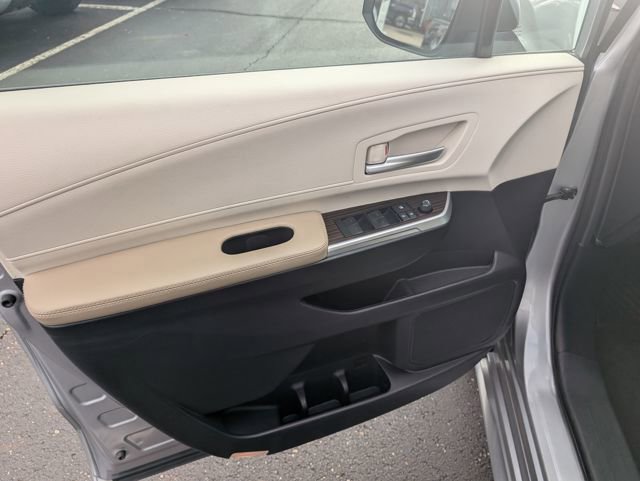 Used 2024 Toyota Sienna XLE w/ XLE Plus Package image 12