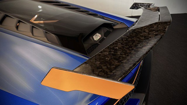Used 2021 Lamborghini Huracan EVO RWD image 32