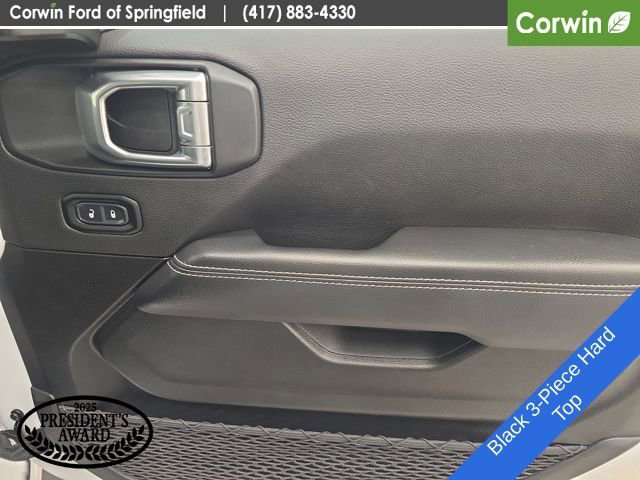 Used 2023 Jeep Gladiator Overland w/ Cold Weather Group image 12