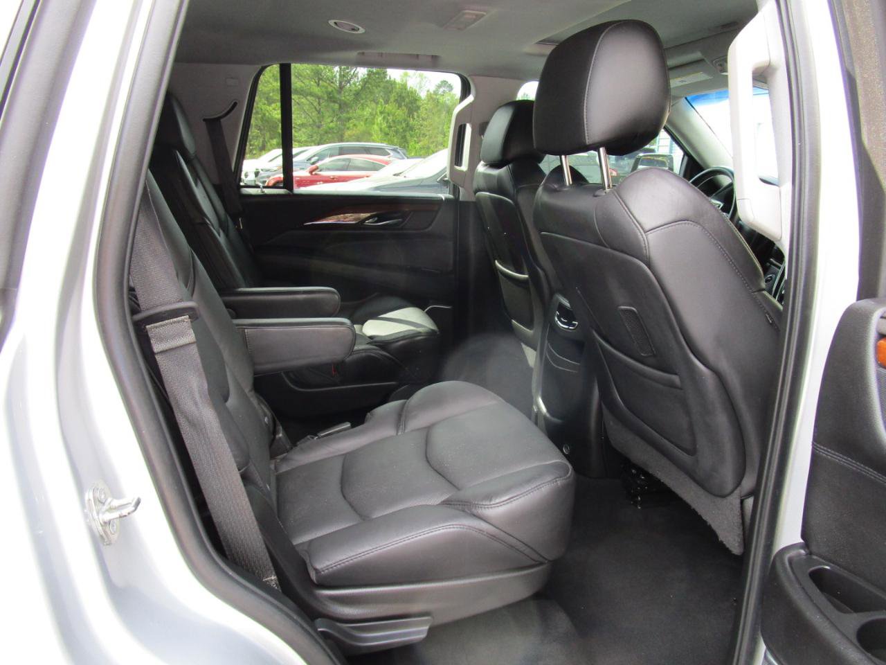 Used 2020 Cadillac Escalade Luxury RWD image 26